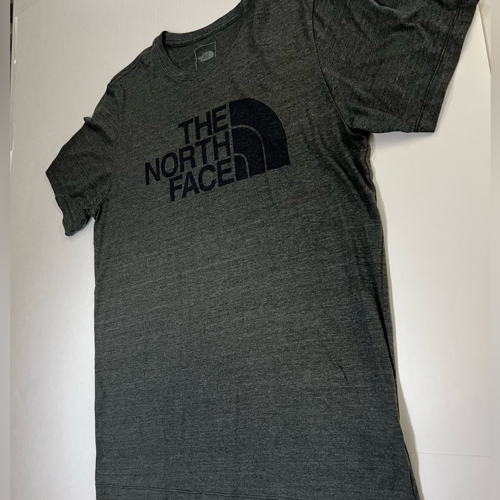 The North Face Men's Gray T-Shirt - Picture 7 of 10